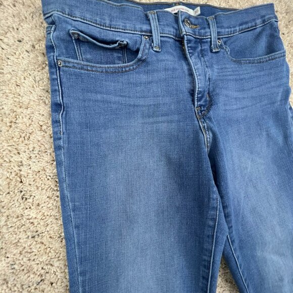 Levis 312 Shaping Slim Stretch Denim Jeans Women Size 30 Light Wash Pants - Picture 5 of 11